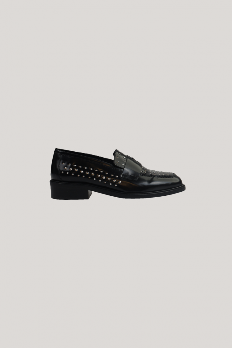 MOCCASSIN STUDS BLACK