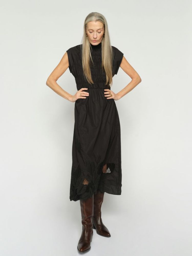 801 BLACK
