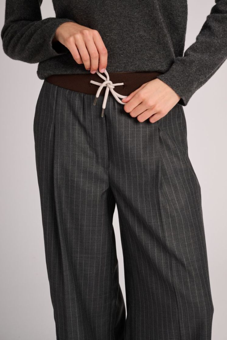 PINSTRIPE  DARKGREY