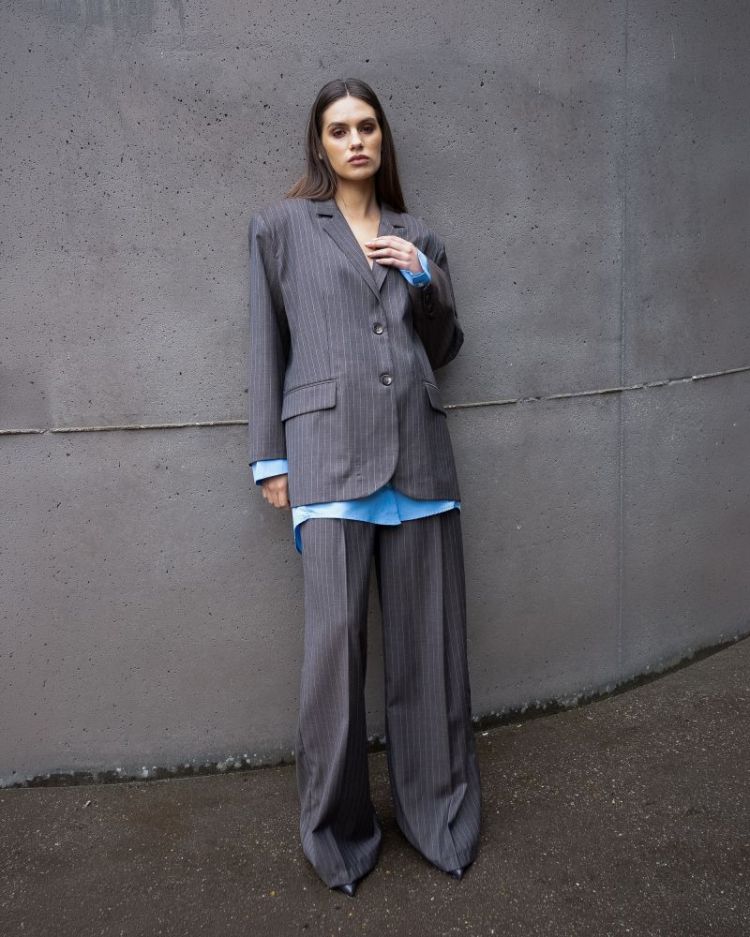 PINSTRIPE DARK GREY