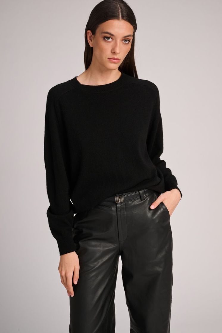 LEATHER  BLACK