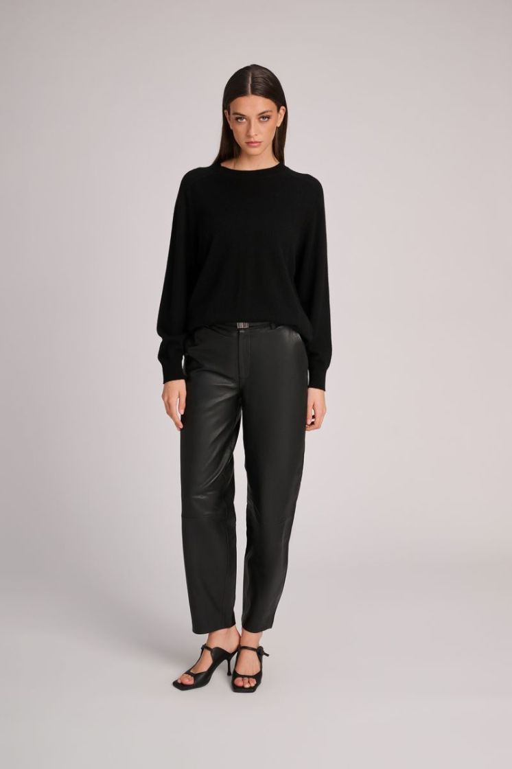 MESH RUGDETAIL BLACK