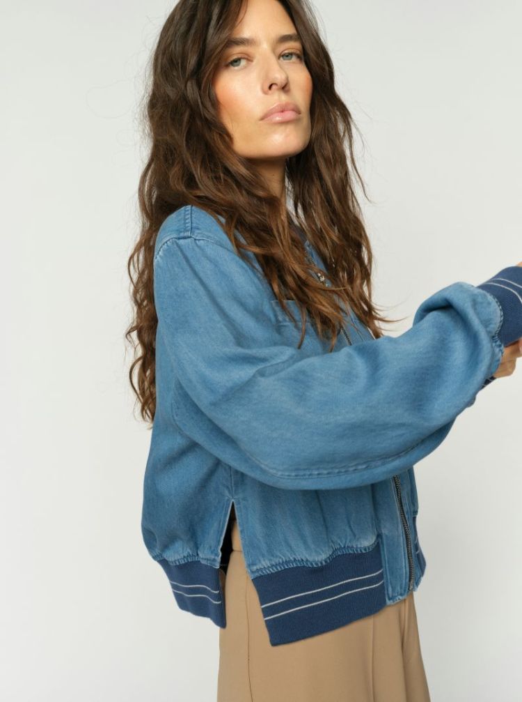  LT BLUE DENIM